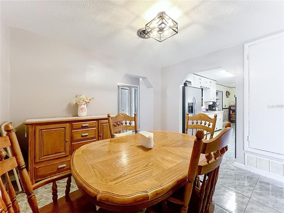 For Sale: $399,000 (5 beds, 4 baths, 2669 Square Feet)