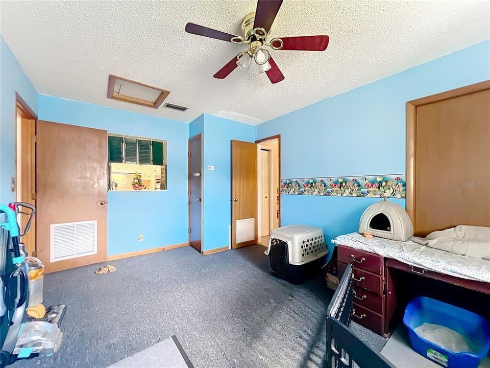 For Sale: $399,000 (5 beds, 4 baths, 2669 Square Feet)