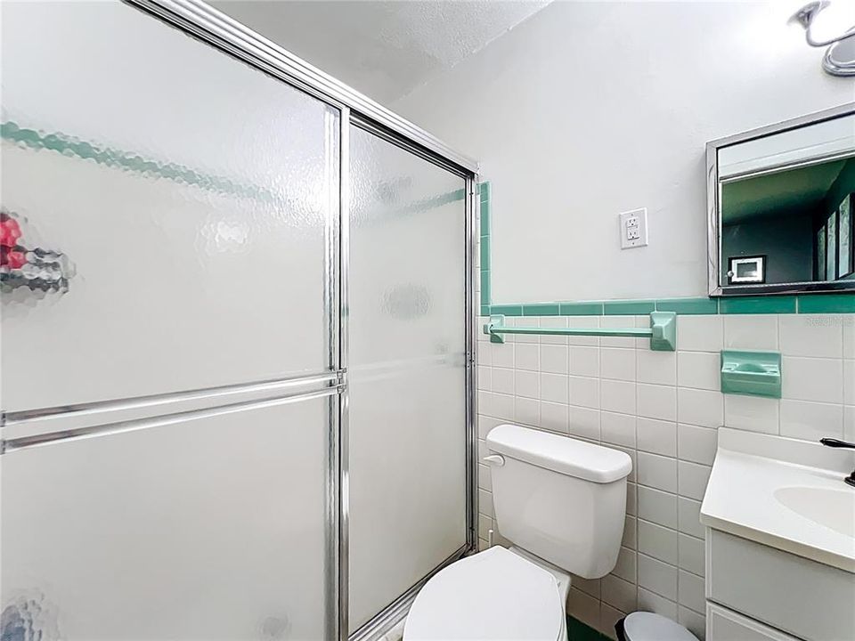 For Sale: $399,000 (5 beds, 4 baths, 2669 Square Feet)