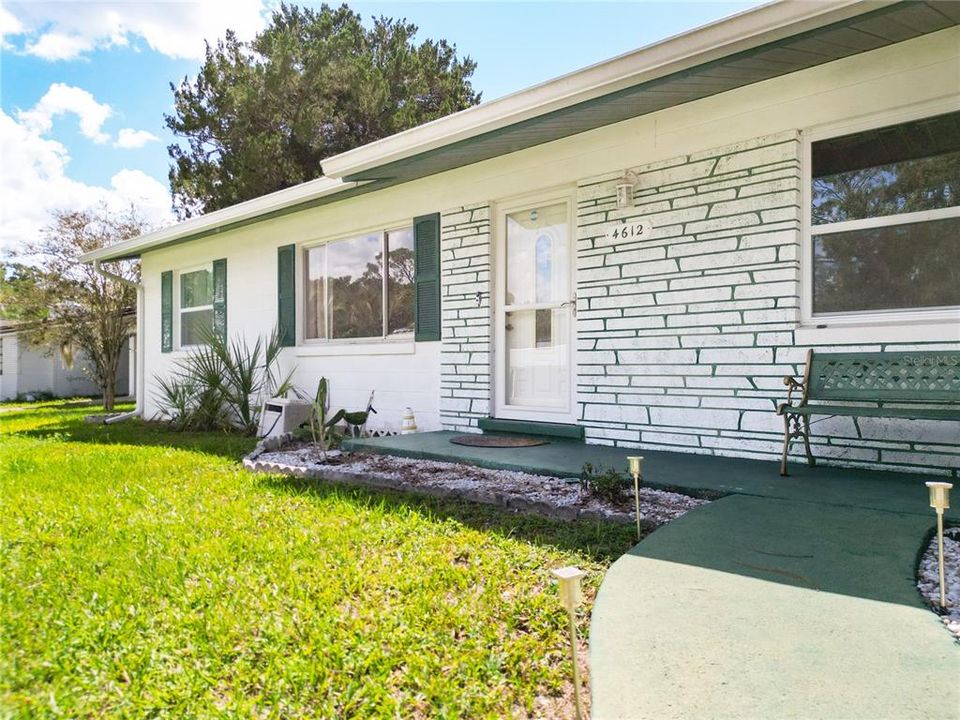 For Sale: $399,000 (5 beds, 4 baths, 2669 Square Feet)