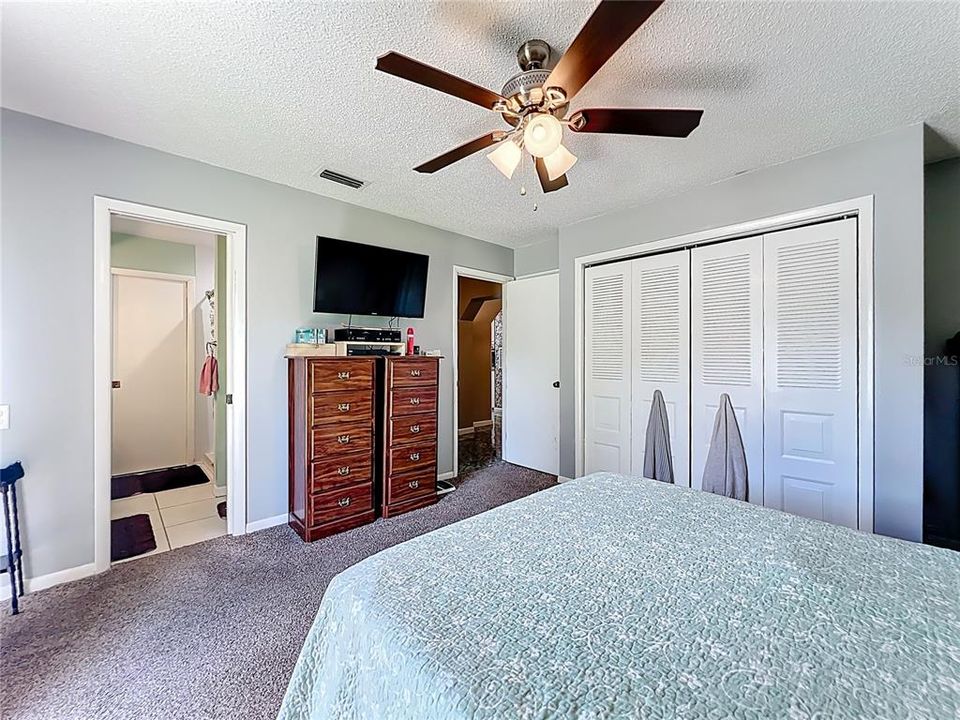 For Sale: $399,000 (5 beds, 4 baths, 2669 Square Feet)