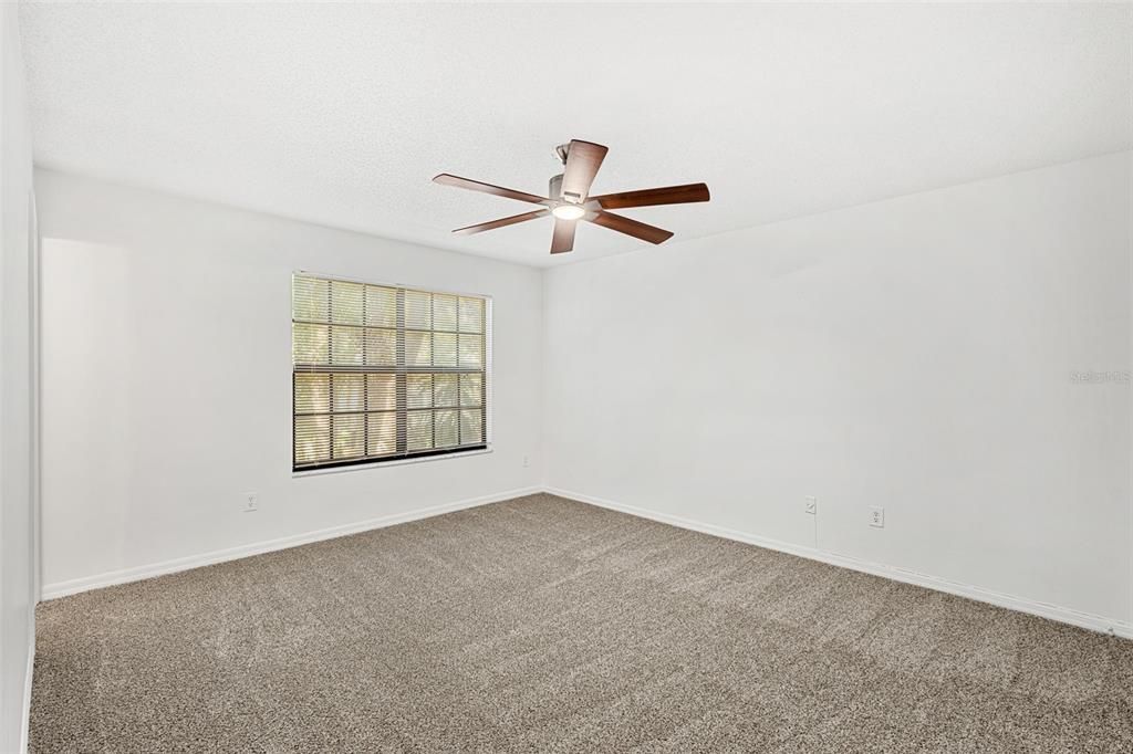 For Sale: $300,000 (2 beds, 2 baths, 1190 Square Feet)