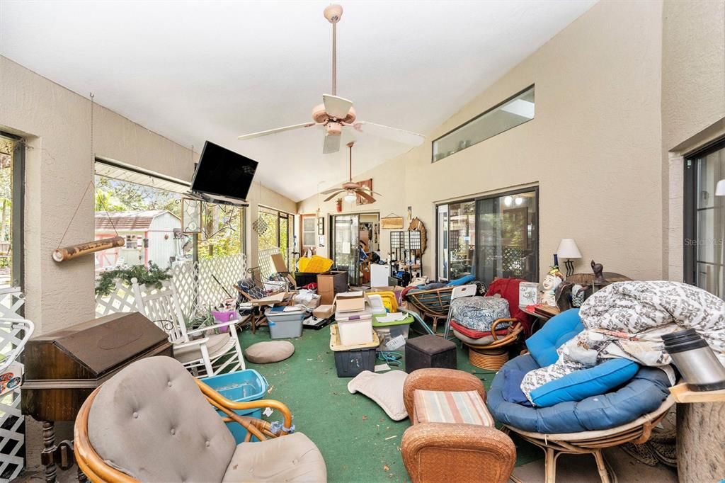 合同活跃: $725,000 (4 贝兹, 3 浴室, 2797 平方英尺)