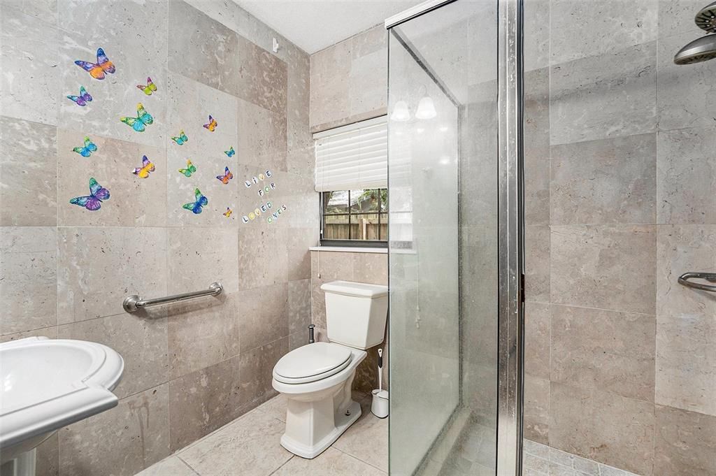 合同活跃: $725,000 (4 贝兹, 3 浴室, 2797 平方英尺)