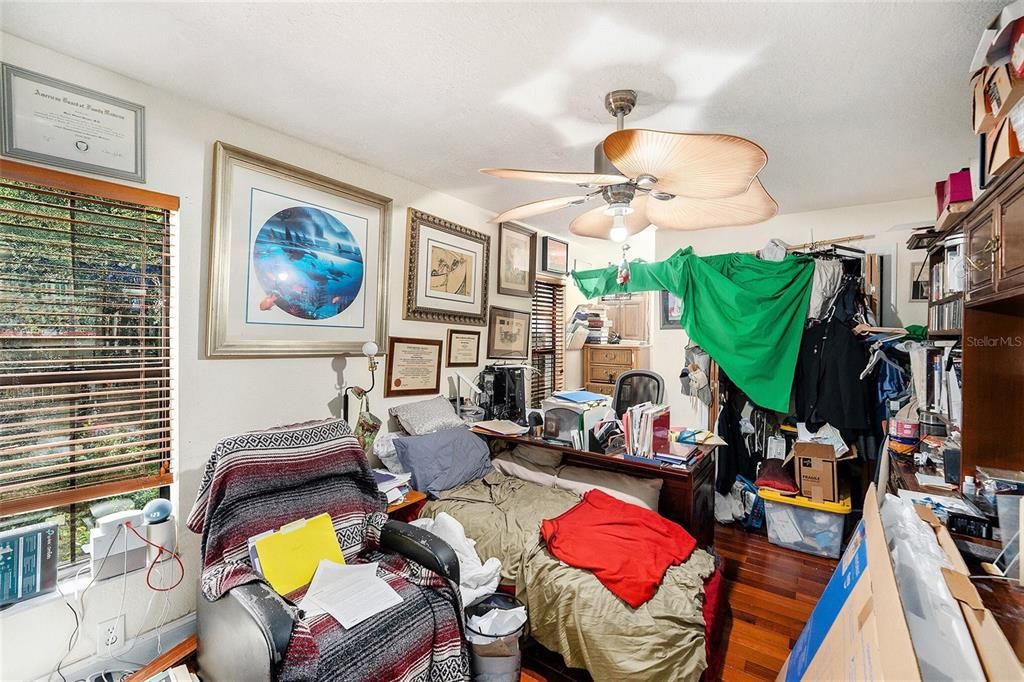 合同活跃: $725,000 (4 贝兹, 3 浴室, 2797 平方英尺)