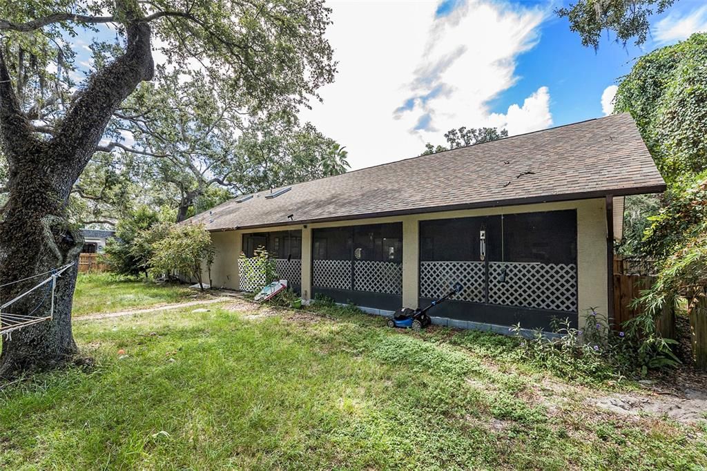 合同活跃: $725,000 (4 贝兹, 3 浴室, 2797 平方英尺)