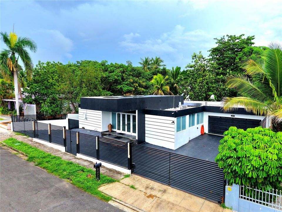 На продажу: $699,000 (6 спален, 4 ванн, 4800 Квадратных фут)