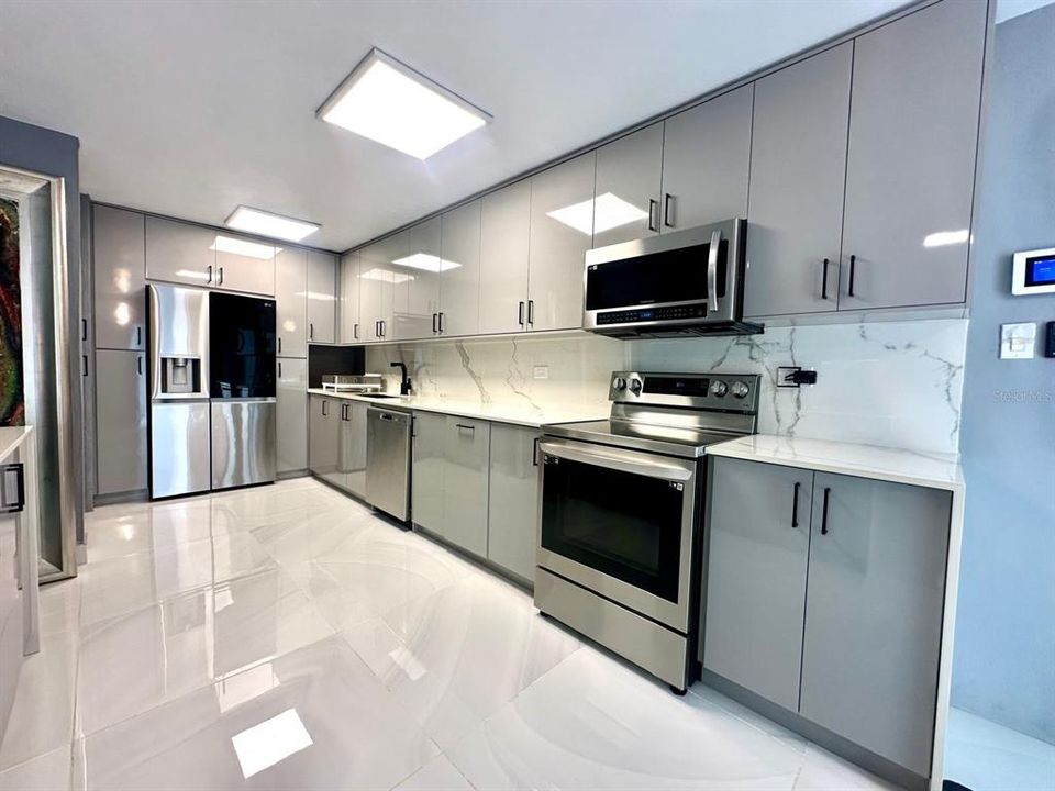 На продажу: $699,000 (6 спален, 4 ванн, 4800 Квадратных фут)