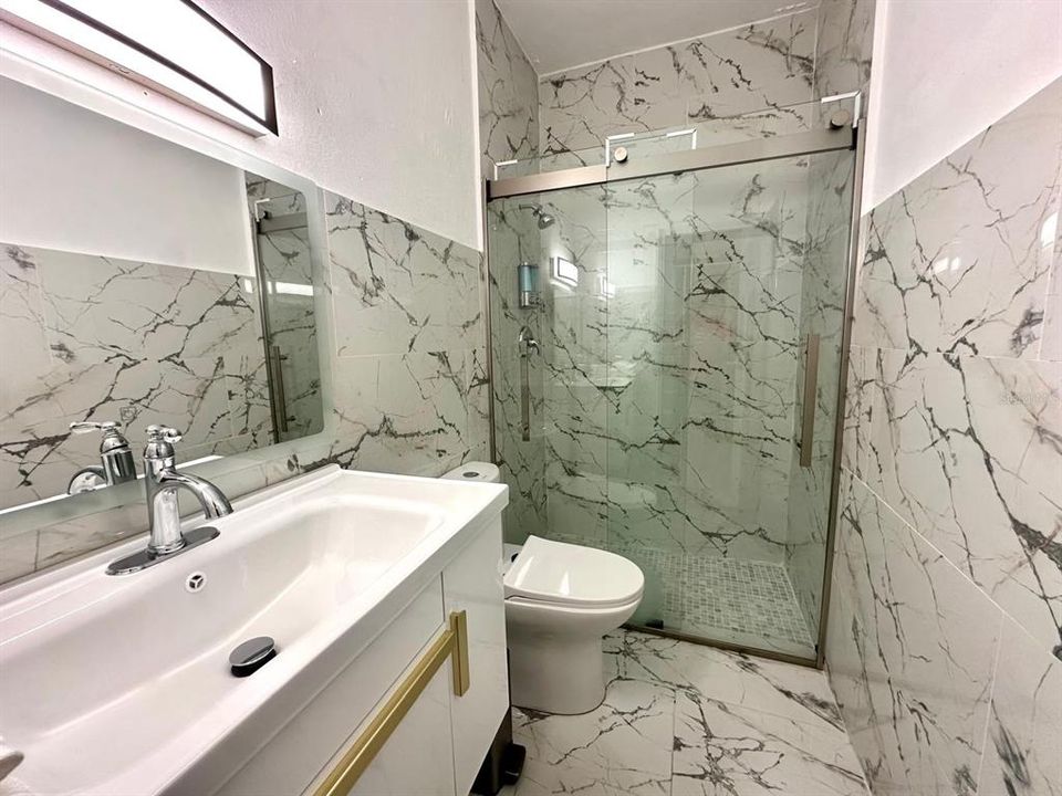 На продажу: $699,000 (6 спален, 4 ванн, 4800 Квадратных фут)