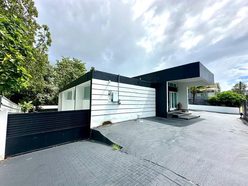 На продажу: $699,000 (6 спален, 4 ванн, 4800 Квадратных фут)