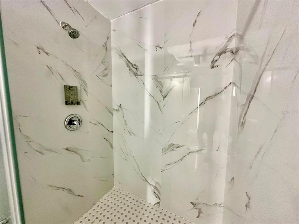 На продажу: $699,000 (6 спален, 4 ванн, 4800 Квадратных фут)