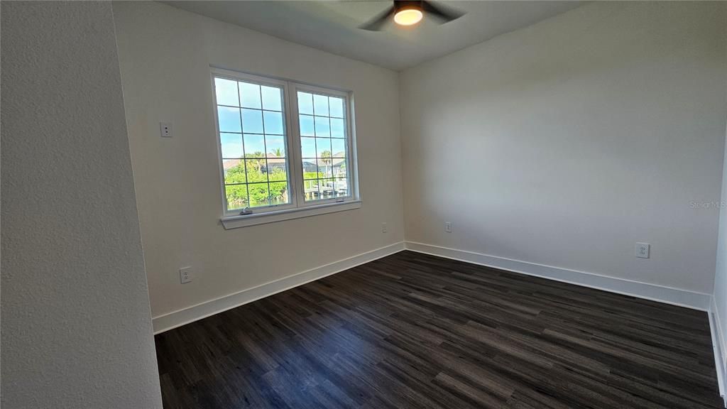 For Sale: $800,000 (4 beds, 3 baths, 2262 Square Feet)