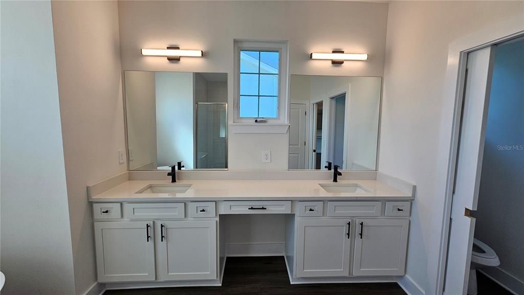 For Sale: $800,000 (4 beds, 3 baths, 2262 Square Feet)