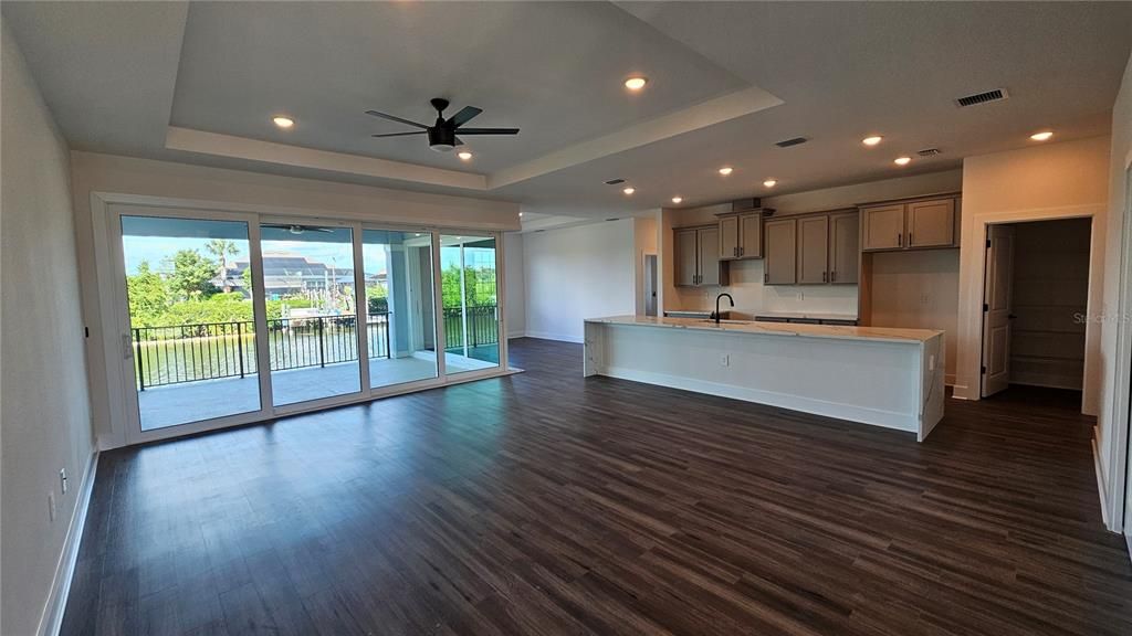 For Sale: $800,000 (4 beds, 3 baths, 2262 Square Feet)