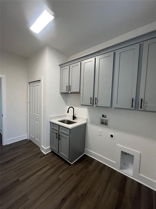 For Sale: $800,000 (4 beds, 3 baths, 2262 Square Feet)