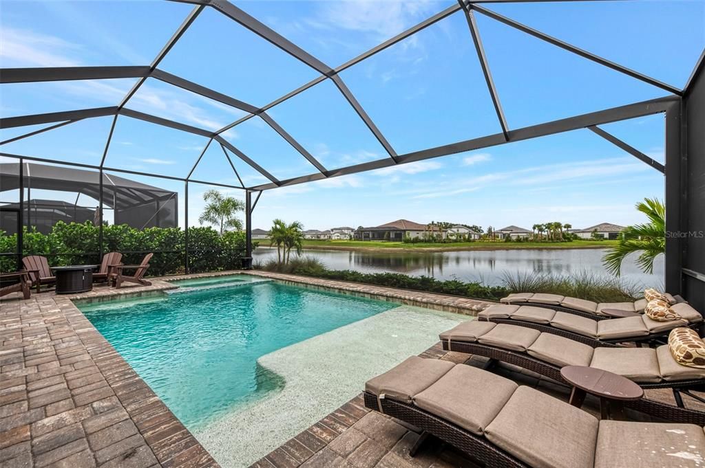 合同活跃: $850,000 (3 贝兹, 3 浴室, 2117 平方英尺)