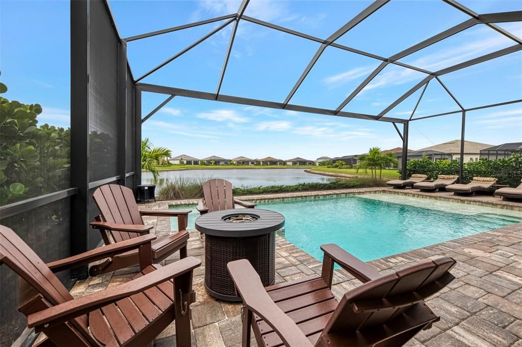 合同活跃: $850,000 (3 贝兹, 3 浴室, 2117 平方英尺)