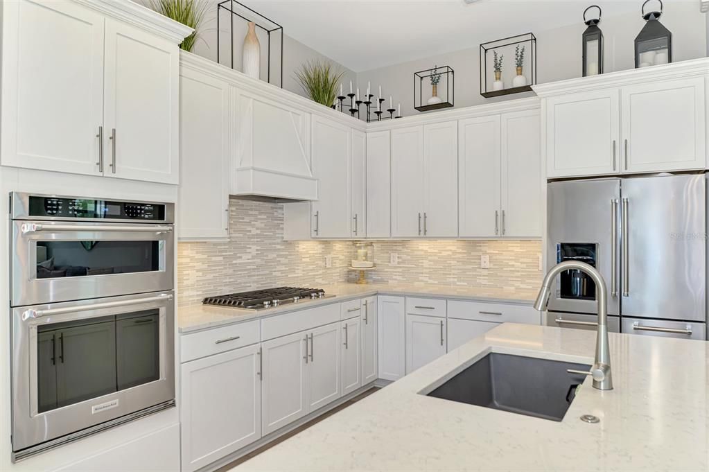 合同活跃: $850,000 (3 贝兹, 3 浴室, 2117 平方英尺)