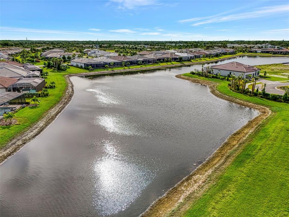 合同活跃: $850,000 (3 贝兹, 3 浴室, 2117 平方英尺)