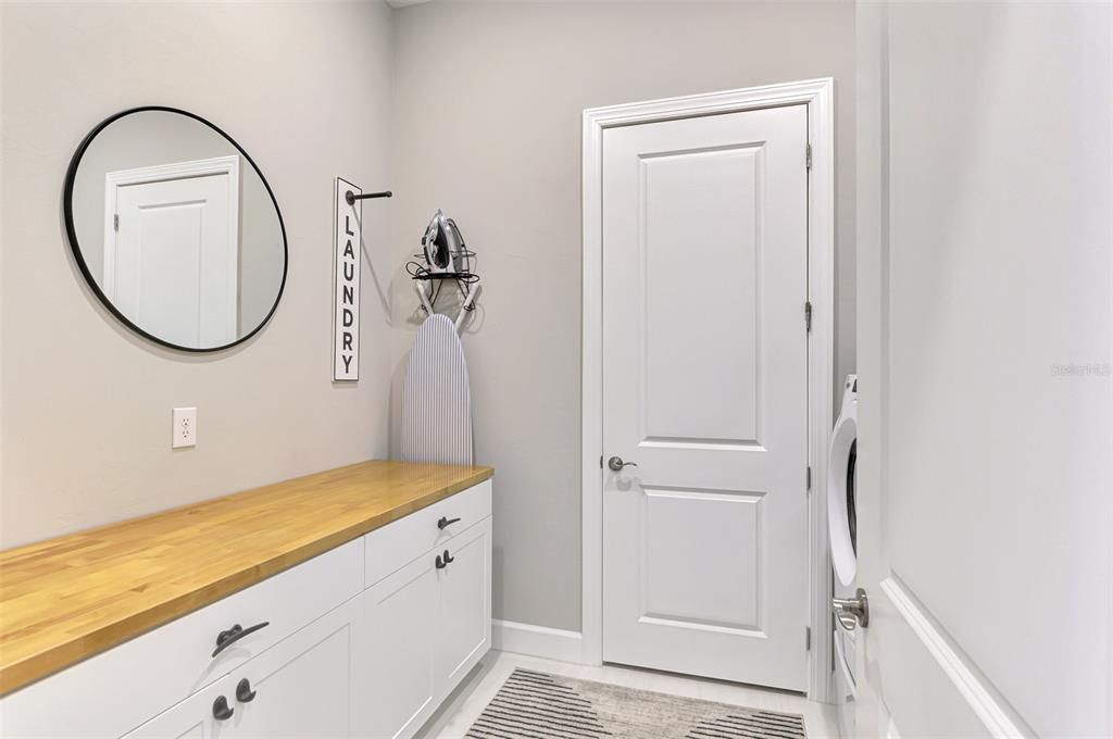 合同活跃: $850,000 (3 贝兹, 3 浴室, 2117 平方英尺)