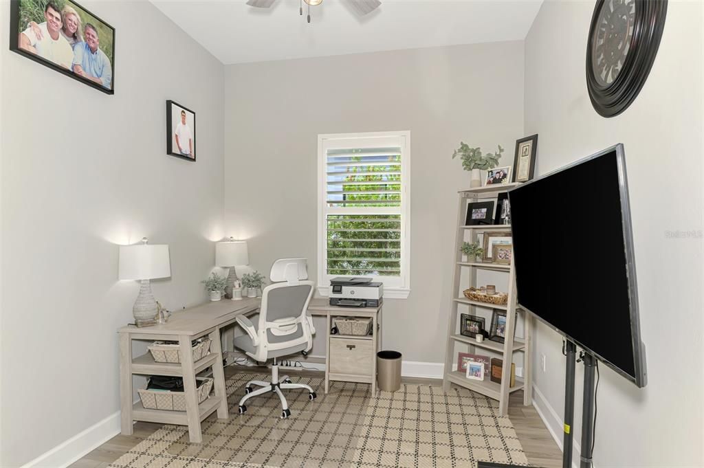 合同活跃: $850,000 (3 贝兹, 3 浴室, 2117 平方英尺)