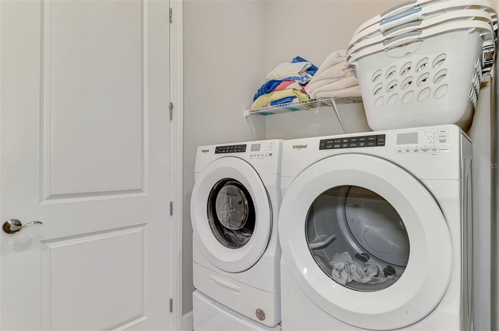 合同活跃: $850,000 (3 贝兹, 3 浴室, 2117 平方英尺)