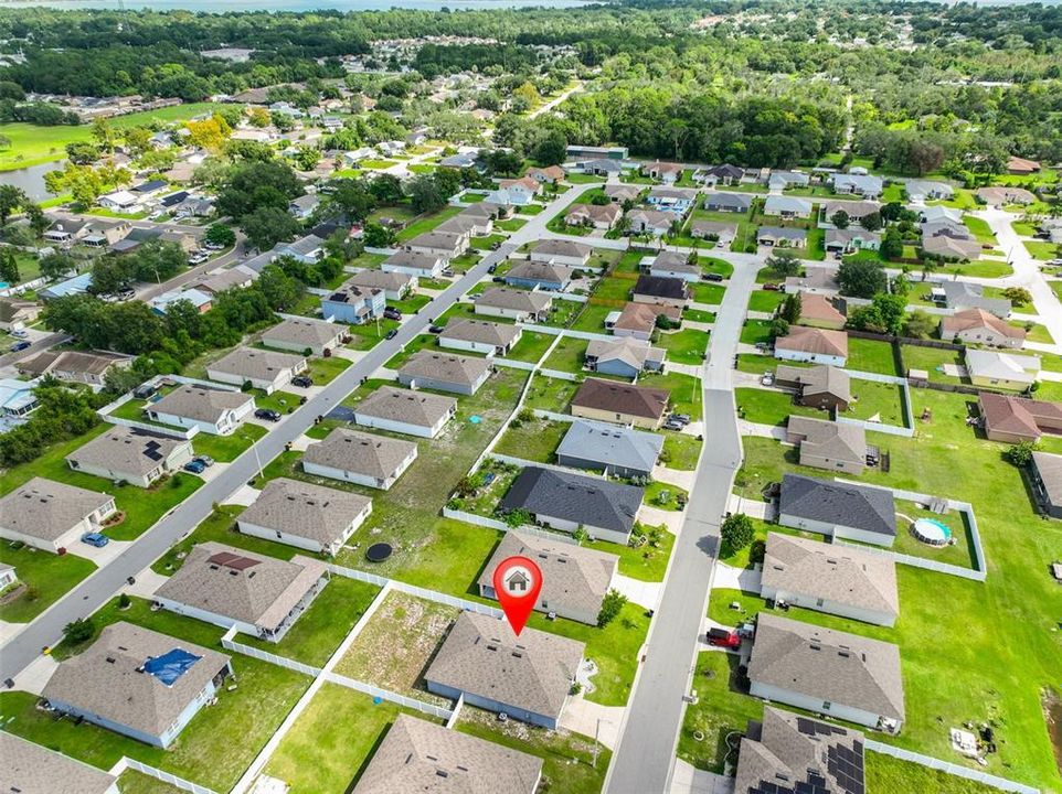 合同活跃: $275,000 (3 贝兹, 2 浴室, 1705 平方英尺)