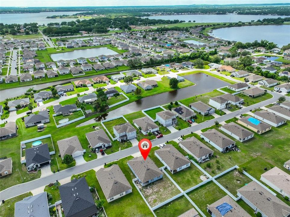 合同活跃: $275,000 (3 贝兹, 2 浴室, 1705 平方英尺)