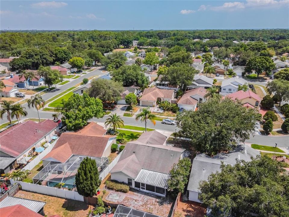 Activo con contrato: $2,200 (3 camas, 2 baños, 1276 Pies cuadrados)