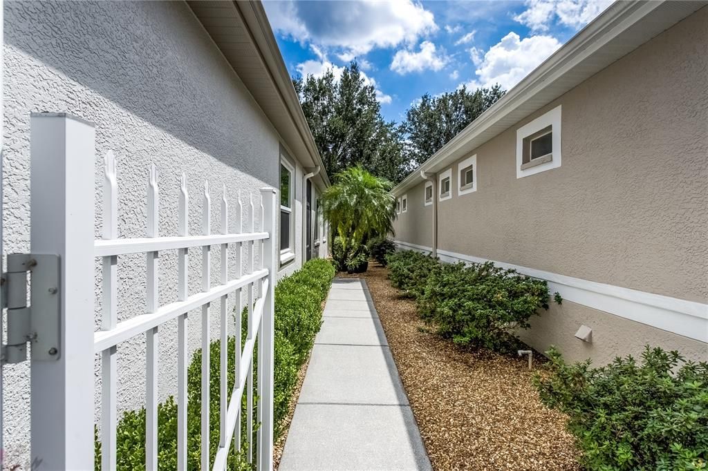 待售: $384,900 (2 贝兹, 2 浴室, 1666 平方英尺)