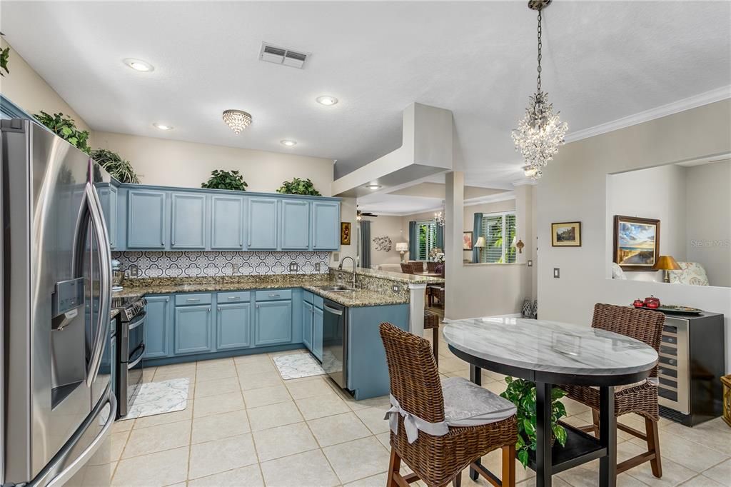 待售: $384,900 (2 贝兹, 2 浴室, 1666 平方英尺)