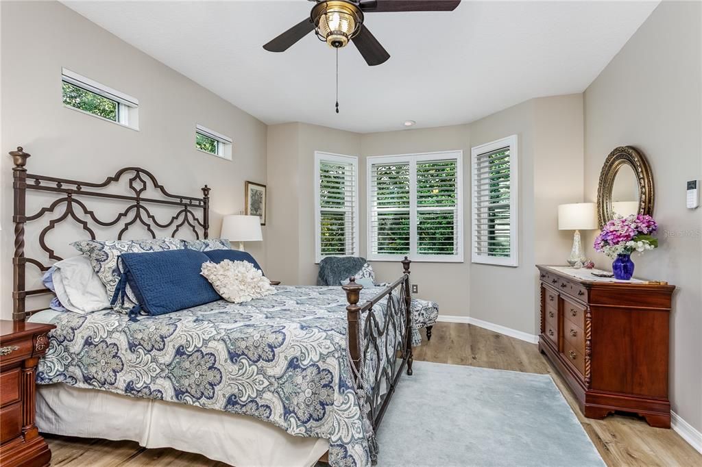 待售: $384,900 (2 贝兹, 2 浴室, 1666 平方英尺)