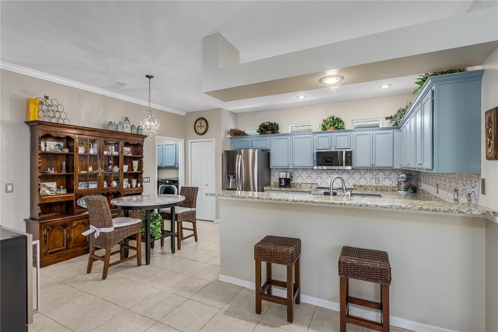 待售: $384,900 (2 贝兹, 2 浴室, 1666 平方英尺)