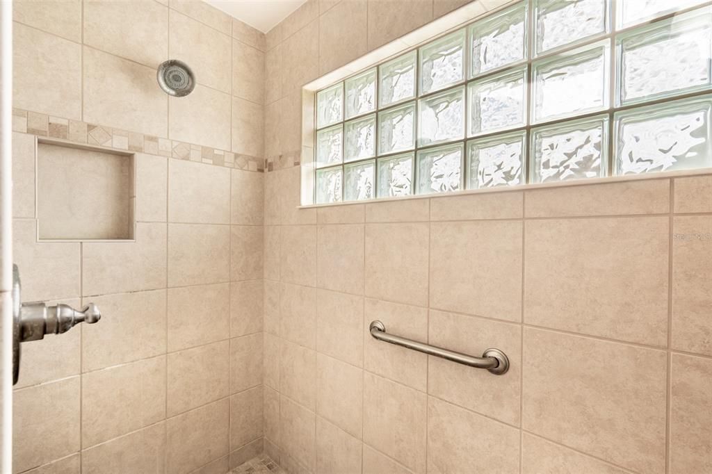 Active With Contract: $425,000 (3 beds, 2 baths, 1851 Square Feet)