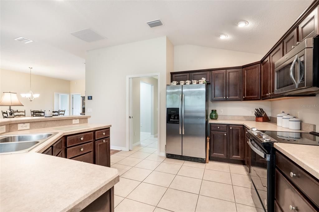 Active With Contract: $425,000 (3 beds, 2 baths, 1851 Square Feet)
