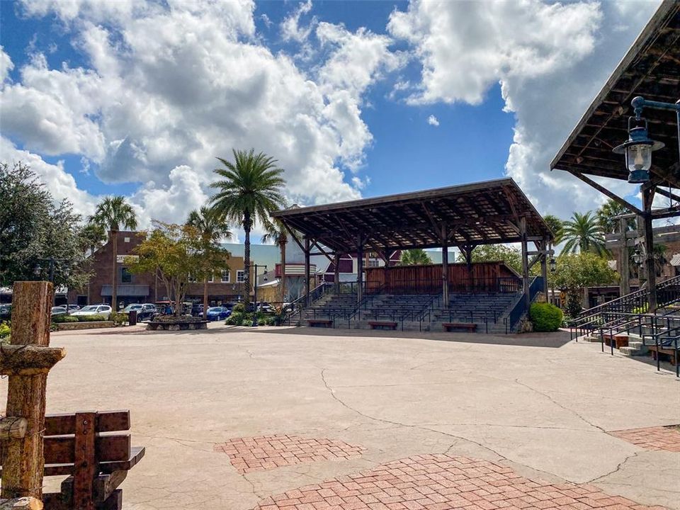 Active With Contract: $425,000 (3 beds, 2 baths, 1851 Square Feet)