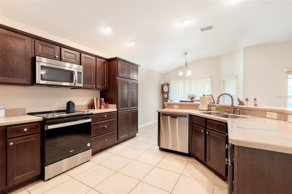 Active With Contract: $425,000 (3 beds, 2 baths, 1851 Square Feet)