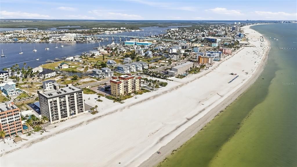 待售: $2,349,000 (0.30 acres)