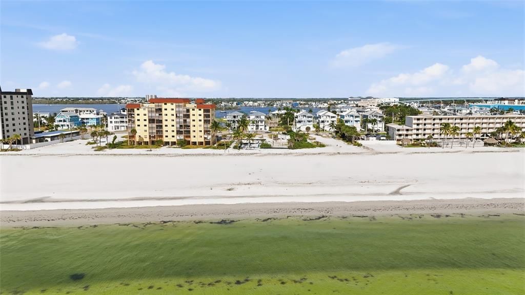 待售: $2,349,000 (0.30 acres)