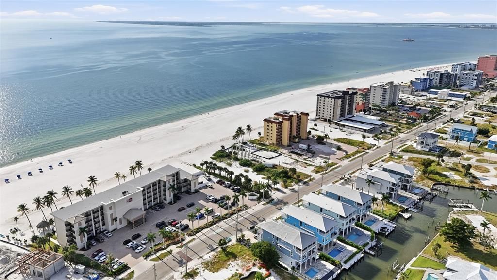 待售: $2,349,000 (0.30 acres)