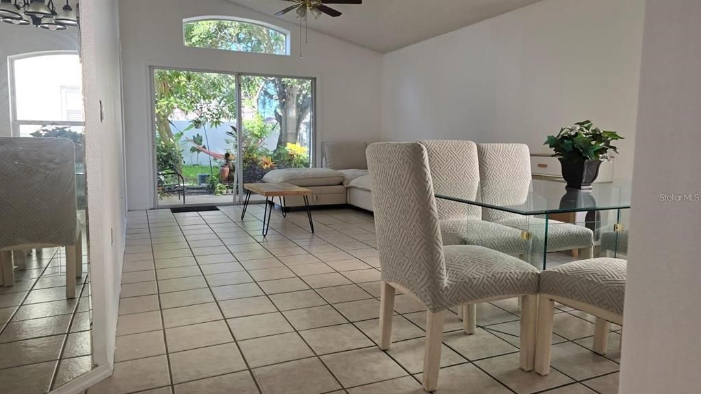 Active With Contract: $315,000 (3 beds, 2 baths, 1217 Square Feet)