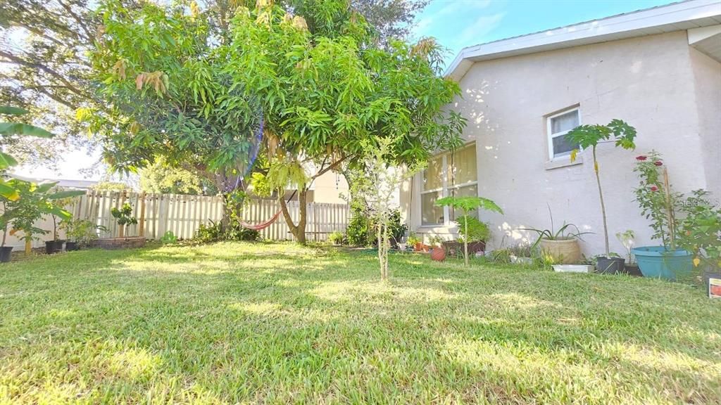 Active With Contract: $315,000 (3 beds, 2 baths, 1217 Square Feet)