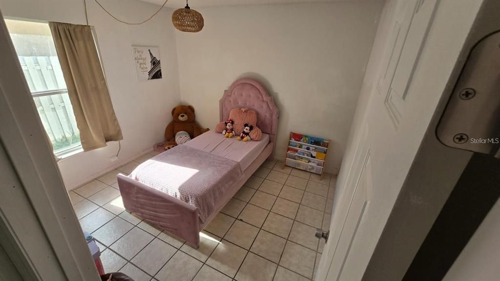 Active With Contract: $315,000 (3 beds, 2 baths, 1217 Square Feet)