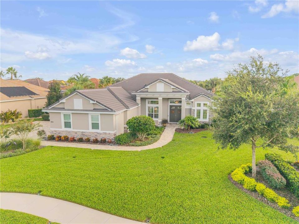 合同活跃: $925,000 (4 贝兹, 2 浴室, 2502 平方英尺)