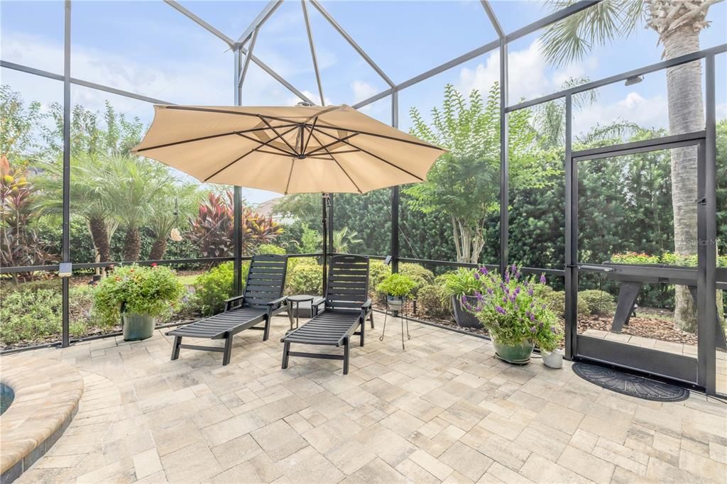 合同活跃: $925,000 (4 贝兹, 2 浴室, 2502 平方英尺)