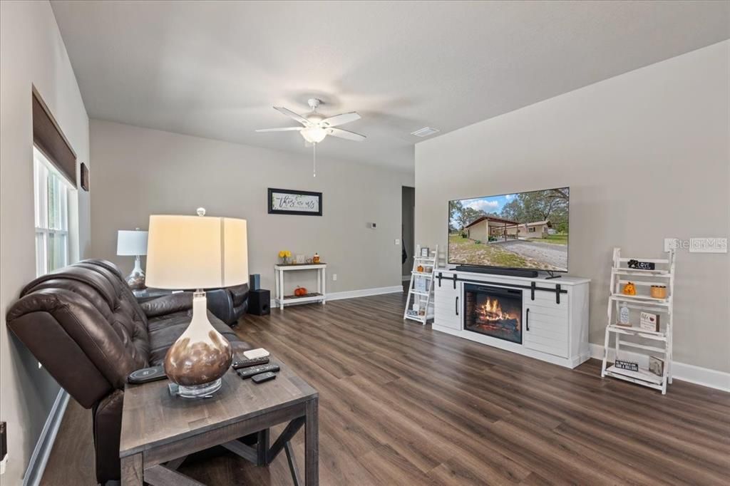 待售: $339,000 (3 贝兹, 2 浴室, 1552 平方英尺)