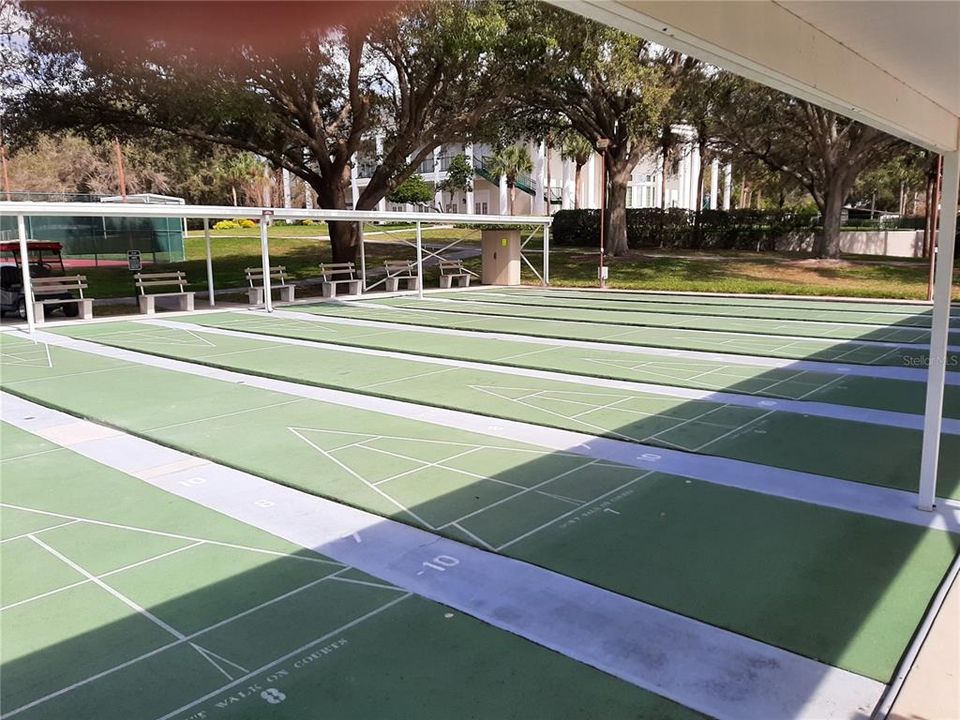 Activo con contrato: $369,000 (2 camas, 2 baños, 2489 Pies cuadrados)