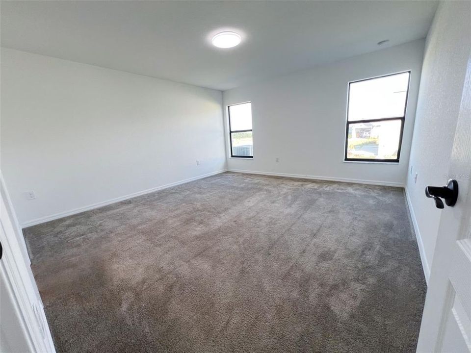 待售: $279,000 (4 贝兹, 2 浴室, 1965 平方英尺)