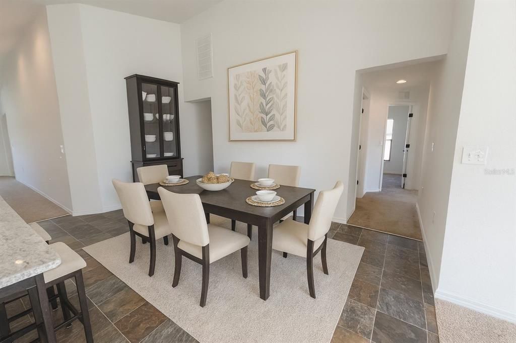 待售: $279,000 (4 贝兹, 2 浴室, 1965 平方英尺)