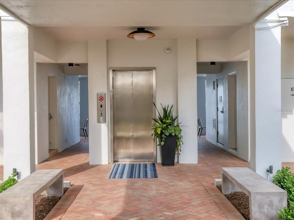 Active With Contract: $4,500 (2 beds, 2 baths, 1396 Square Feet)